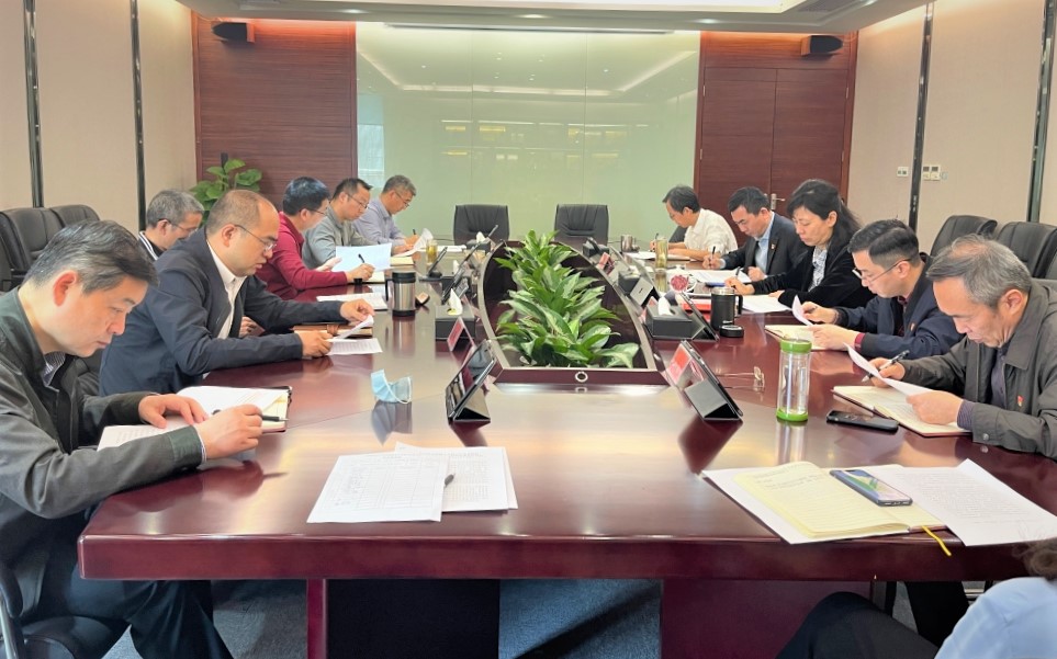 豪利777官网集团开展《决议》专题学习活动
