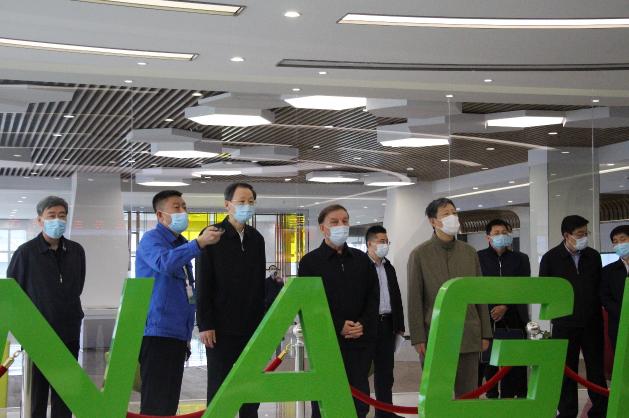 全国人大常委会副委员长艾力更・依明巴海到豪利777官网通州项目开展科普法执法检查